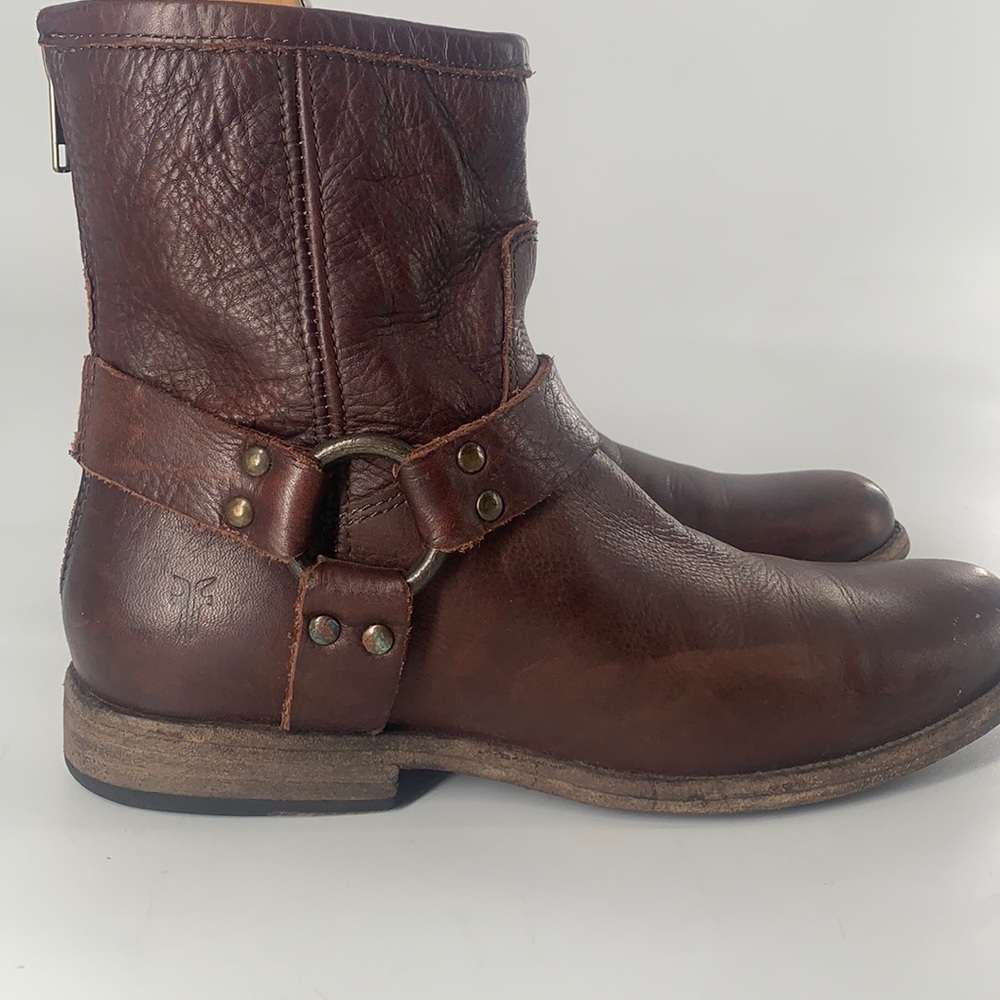 Frye Phillip leather harness cognac brown back zipper boots size 8